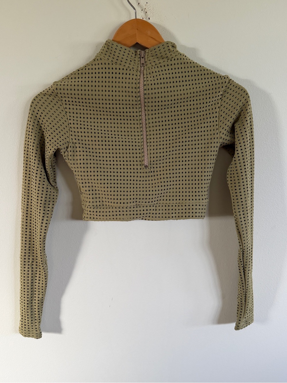 acacia swimwear Olive Green Perforated Crop Long-Sleeve Top small